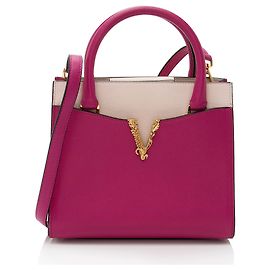 Bolsa Virtus pequena em couro de bezerro da Versace Rosa