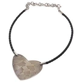 Salvatore Ferragamo Choker a forma di cuore Ferragamo SV925 in pelle Nero