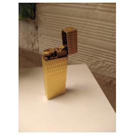 Cartier-Cartier Paris Pentagon lighter in gold-Golden