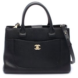 Bolsa Tote Grande em Couro Chanel Neo Executive Preto