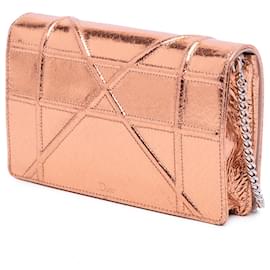 Dior-Dior Gold Metallic Ceramic Effect Deerskin Diorama Wallet on Chain-Golden