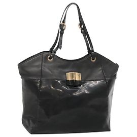 Borsa a spalla Vera smalto nero oro Salvatore Ferragamo Auth bs26598 Nero D'oro