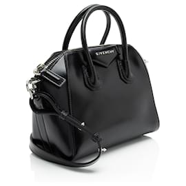 Givenchy-Givenchy Calfskin Antigona Mini Satchel-Black