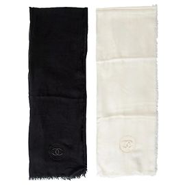 Set di sciarpe Chanel nero e bianco in cashmere e modal CC Multicolore