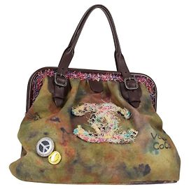 CHANEL Bolsa de mão em lona e couro bordada graffiti khaki CC Auth 127134SM Caqui