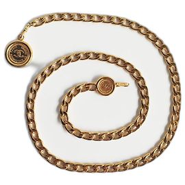 Cinturón Chanel en cadena dorada Dorado