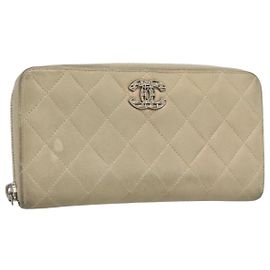 CHANEL Cartera Larga Matelassé Suede Beige Plata CC Auth 130516 Plata Beige