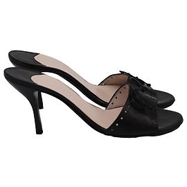 Sandales à talons Chanel CC Bow en cuir noir Noir