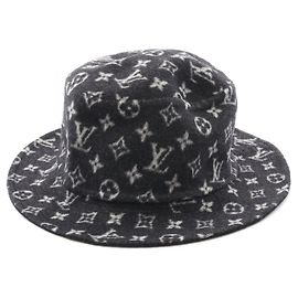 Louis Vuitton Bob Carry On Wool Hat Black