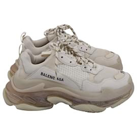 Balenciaga-Balenciaga Triple S Clear Sole Sneakers in White Polyester-White,Cream