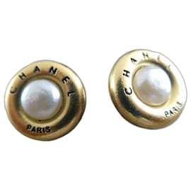 Chanel paio di gemelli per donna in acciaio dorato e perla, VINTAGE Gold hardware