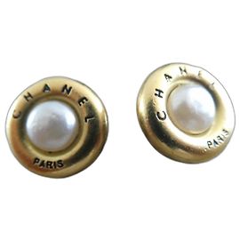 Chanel paio di gemelli per donna in acciaio dorato e perla, VINTAGE Gold hardware