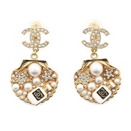 Brincos de clipe Chanel com motivo de strass e concha Outro