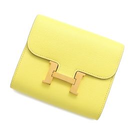 Billetera Compacta Constance de Hermès en Lima Dorado