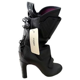 Fendi Botas de tornozelo de couro Promenade coleção FW 2020 Preto