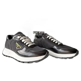 Tênis Prada em Re-Nylon e couro preto Preto