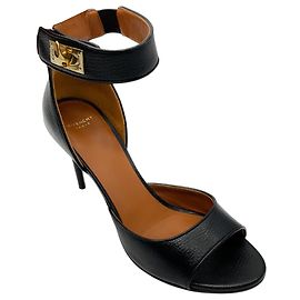 Sandali con cinturino alla caviglia in pelle grana nera Givenchy Nero