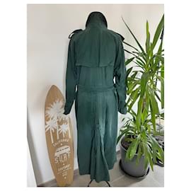 Burberry-Burberrys Kensington vintage green trench coat – belt + tartan lining – size L-Other