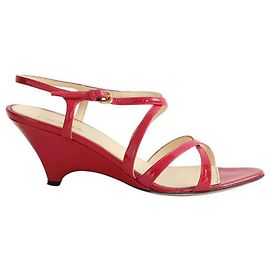 Prada Tacones de charol Rosa