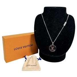 Collar de latón plateado Louis Vuitton Plata