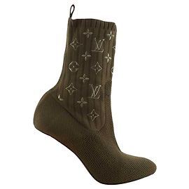Louis Vuitton Botas caqui Caqui
