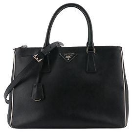 PRADA - Prada Galleria handbag in black grained leather Black