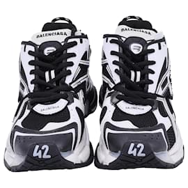 Balenciaga-Tênis Runner Balenciaga em poliuretano preto e branco-Preto