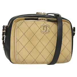 CHANEL Borsa a Spalla Matelassé in Camoscio Avorio Oro CC Auth 128451 D'oro Crudo