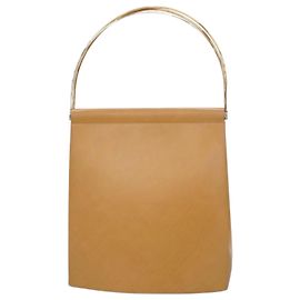 Bolsa Cartier Trinity em couro bege Bege