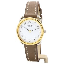 Montre Hermès Arceau (modèle AR3.220). Doré