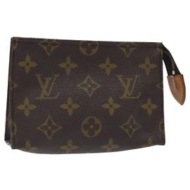 LOUIS VUITTON Poche Toilette Monogram 15 M47546 LV Auth 128417 Monogramma