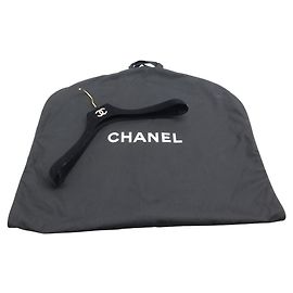 LOTE BOLSA DE ROPA PARA CHAQUETA CHANEL + PERCHA LOGO CC NEGRO Negro