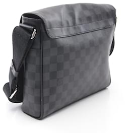 Louis Vuitton-Louis Vuitton District PM NM Shoulder Bag-Black