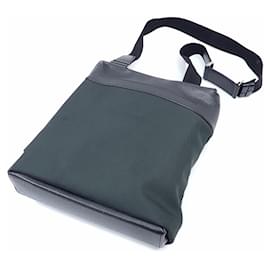 Louis Vuitton-Louis Vuitton Taiga Beluga Shoulder Bag-Grey