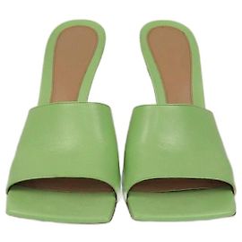 Sandali slide verde a punta quadrata in stretch Bottega Veneta Verde