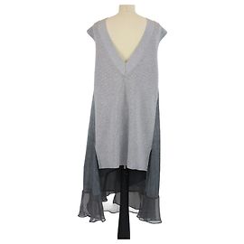 Vestido midi sin mangas de punto superpuesto a rayas grises Sacai Gris