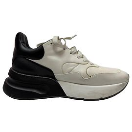 Baskets Oversized Runner Alexander Mcqueen en cuir noir et blanc Blanc