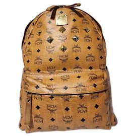 MCM Visetos Medium Sprinkle Stud Stark Backpack Cognac Conhaque