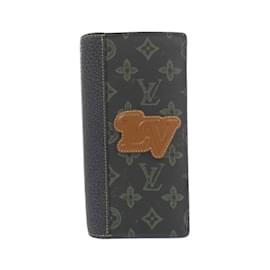 Louis Vuitton-Portefeuille Brazza en Monogram Louis Vuitton-Vert foncé