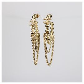 Pendientes de aro en metal dorado con cristales CC de Chanel Dorado