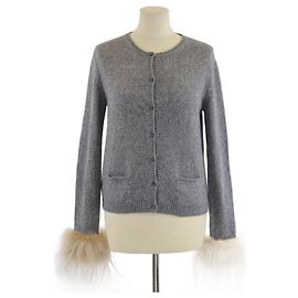 Cardigã de malha cinza com acabamento em shearling da Prada Cinza