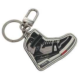 LOUIS VUITTON Monogram Eclipse Portachiavi LV Trainer Charm M68866 Auth 132811M Monogramma