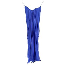 Vestido midi drapeado con escote corazón en seda azul de Alexander McQueen Azul