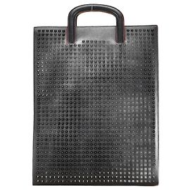 Clutch de couro com spikes Trick Track da Christian Louboutin Preto
