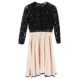 Valentino Garavani Vestido midi plissado de renda Valentino em lã preta e creme Branco Cru