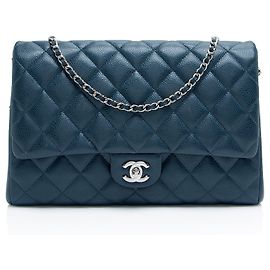 Clutch de cadena de cuero caviar de Chanel Azul