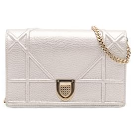 Dior-Dior Silver Metallic Grained Calfskin Diorama Wallet On Chain-Silvery