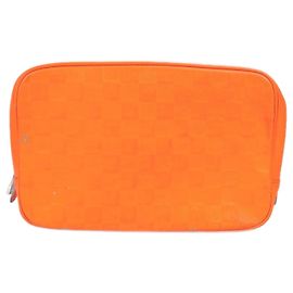 Bolsa Clutch Louis Vuitton Damier Infini Laranja