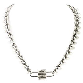 Colar Givenchy 4G com logotipo em metal, cubo e pérolas falsas Prata