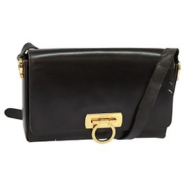 Bolsa de Ombro Gancini em Couro Marrom Dourado Auth 133270 da Salvatore Ferragamo Marrom Dourado